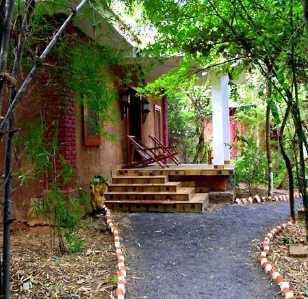 Lemon Tree Wildlife Resort, Bandhavgarh Tāla Esterno foto