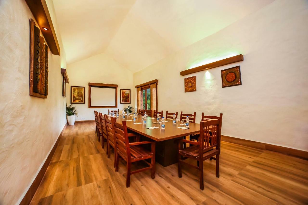 Lemon Tree Wildlife Resort, Bandhavgarh Tāla Esterno foto