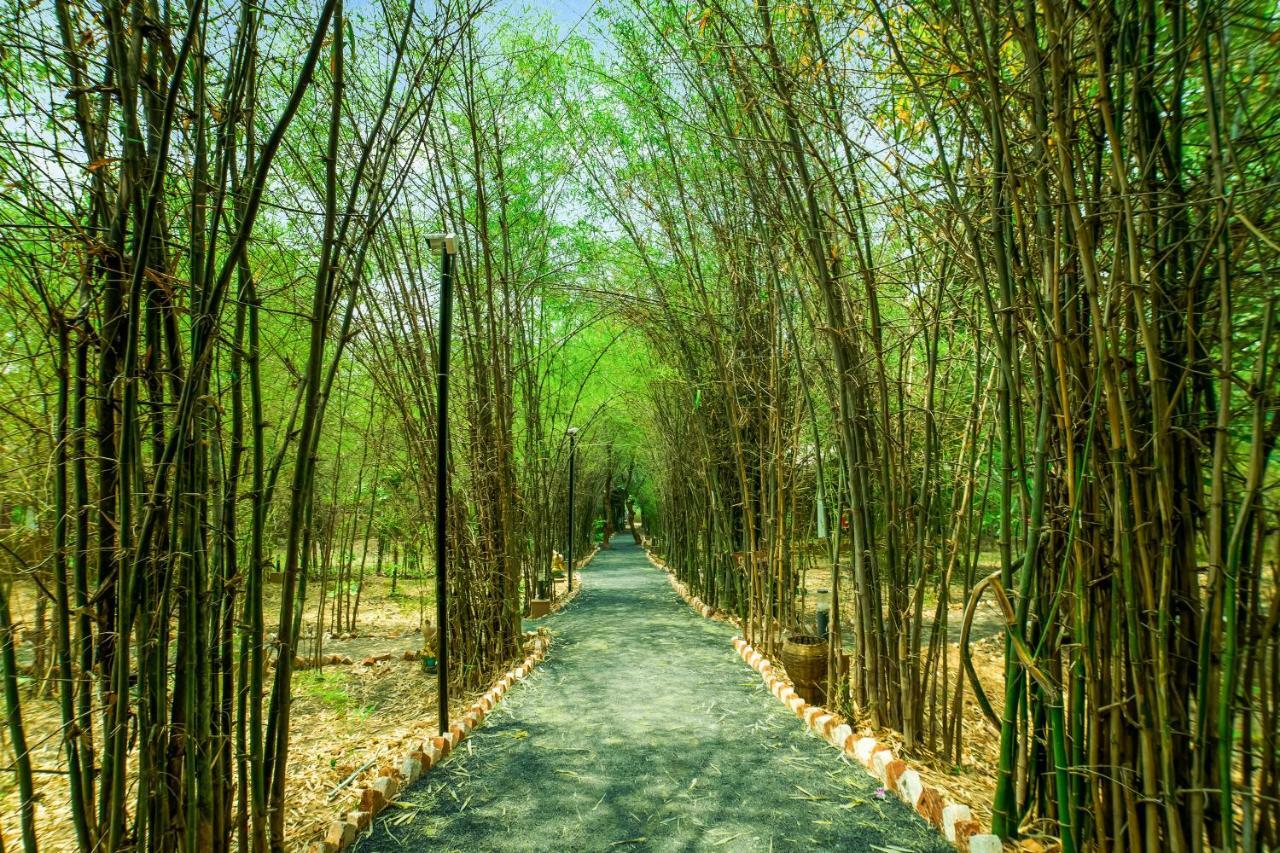 Lemon Tree Wildlife Resort, Bandhavgarh Tāla Esterno foto